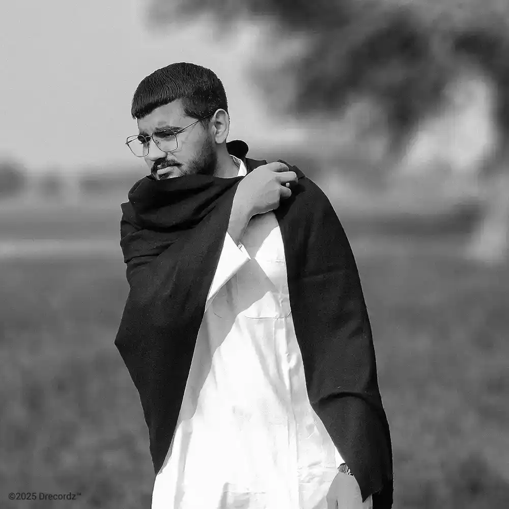 Artist Photo 4